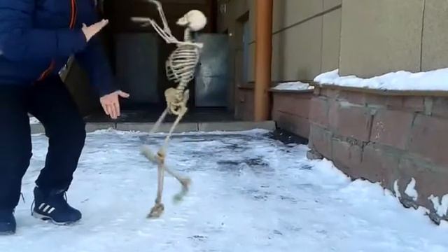 скелеты на улицах смотреть онлайн