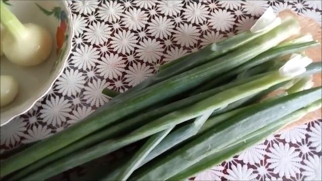 Лук, горох, огурец и гость в огороде. смотреть онлайн