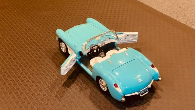 1957 Chevy Corvette 1:18 die-cast model made by Bburago in 4k смотреть онлайн