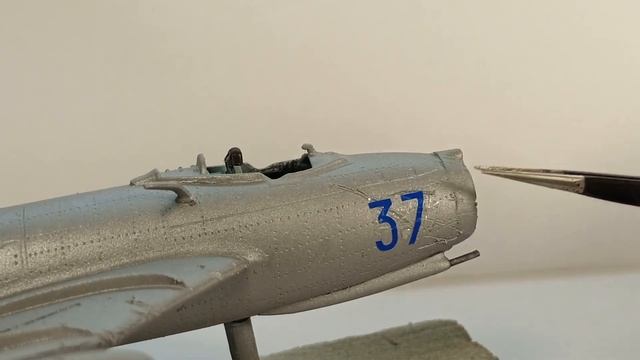 МИГ-15 в масштабе 1/72. Сборка и покраска. | MIG-15 in 1/72 scale. Assembly and painting. смотреть онлайн
