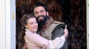 Анна И Махмуд