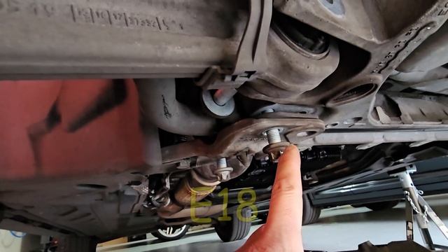 GLC X253 Front Lower Control Arm Replacement to fix squeaky noise at the front wheel смотреть онлайн