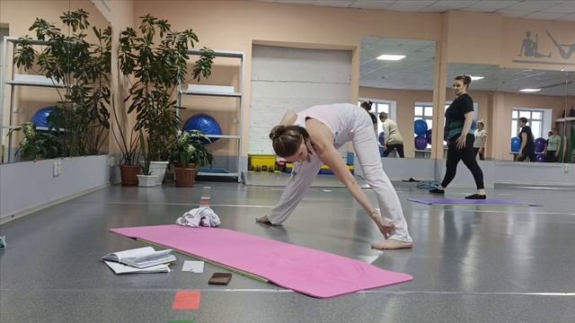 Фитнес-клуб "И-Талия". Йога. Инструктор Марина. смотреть онлайн