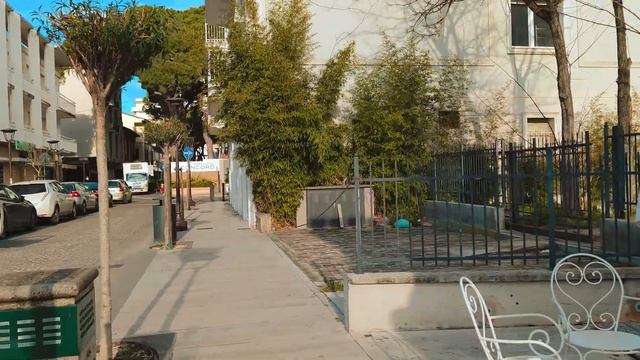 ИТАЛИЯ. Где отдыхать летом? Путеводитель по побережью Адриатики. Риччоне прогулка по городу | 86 смотреть онлайн