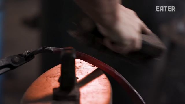How Carbon Steel Woks are Forged by Hand — Handmade смотреть онлайн