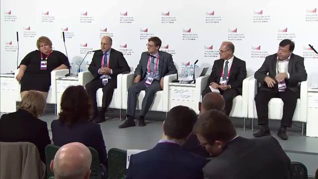 Панельная дискуссия на МФФ-2016 "Cоциальная политика: эффективные способы борьбы с бедностью" смотреть онлайн
