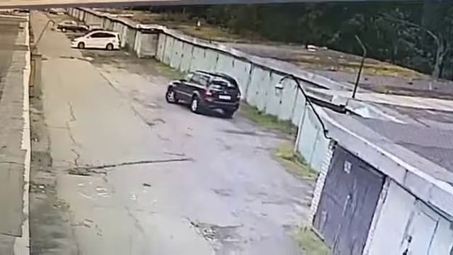 Как правильно заехать в гараж ! смотреть онлайн