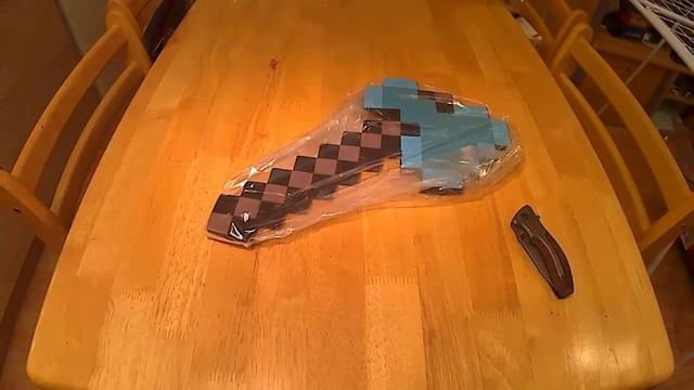 РАСПАКОВКА ИГРУШЕК - UNPACKING TOYS , АЛМАЗНЫЙ ТОПОР МАЙНКРАФТ  - DIAMOND AXE MINECRAFT