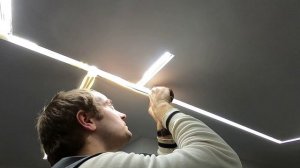 Как сделать натяжной потолок с световыми линиями, как сделать остановку линии из поликарбоната