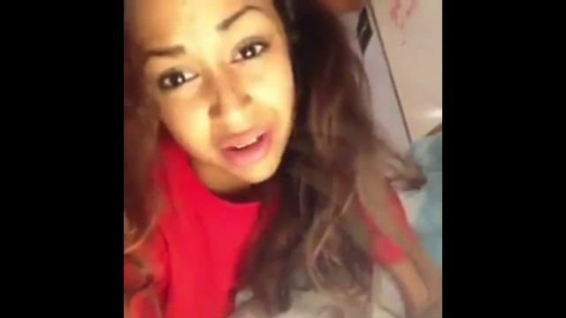 Как смеются девушки, когда рядом парень/когда его нет рядом. смотреть онлайн