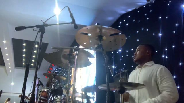 Excess Love by Mercy Chinwo meets MAKOSSA!😳 #praise #bandcam #africanpraise #drumcam смотреть онлайн