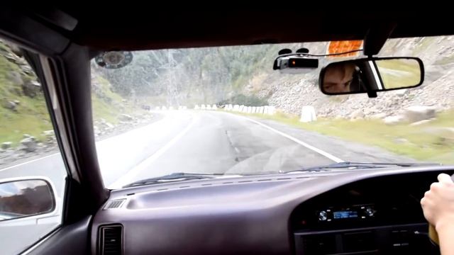 Toyota Sprinter AE91 on the mountain road in Caucasus смотреть онлайн