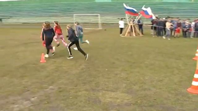 В Дне бега участвовали около сотни детей от 5 до 16 лет смотреть онлайн