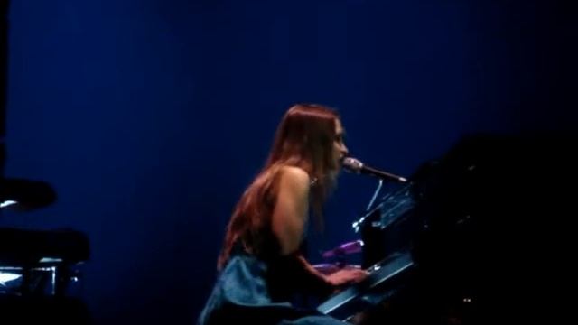 Fiona Apple 10/april/2006 live at paris "not about love" смотреть онлайн
