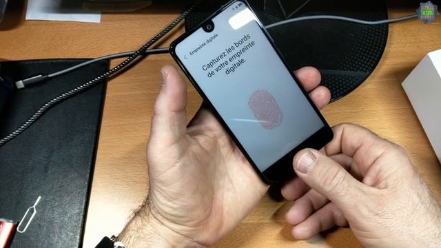 SHARP AQUOS S2 (C10), Déballage et prise en Mains смотреть онлайн