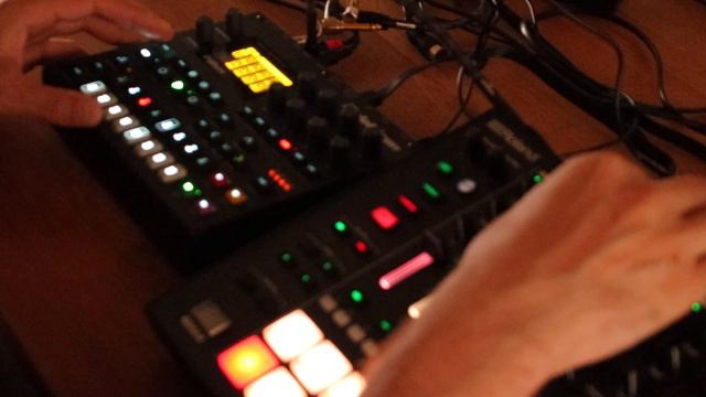 Digitone and MC-707 8 track by Neumidge смотреть онлайн