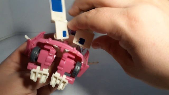 How to Transform 2009 Transformers Revenge of the Fallen Deluxe class Skids, Mudflap and Sideways смотреть онлайн