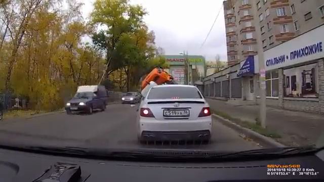 Как провалилась бетономешалка Воронеж смотреть онлайн