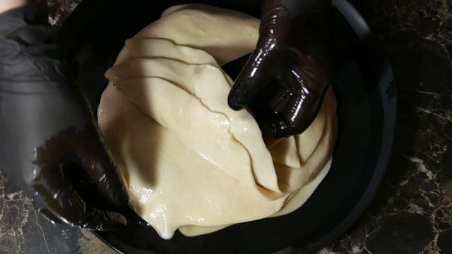 Молдавские плацынты ''plăcinte'' с творогом и зеленью Moldavian pies смотреть онлайн