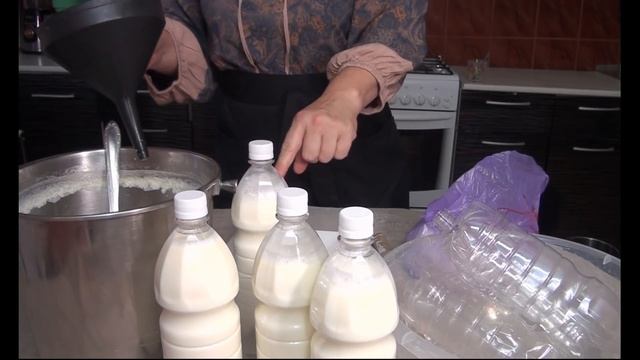 Как заквасить молоко в бутылках.Великолепный способ! смотреть онлайн