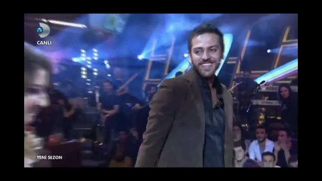 Erkan Kolçak Köstendil - Şebnem Bozoklu 'Yanarım' Canlı Performans - Beyaz Show