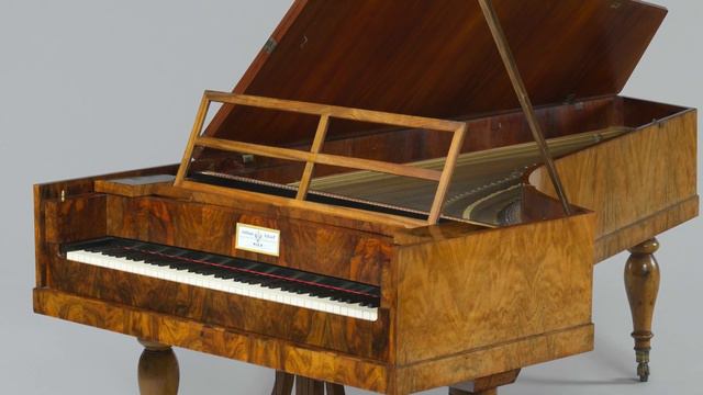 Introducing the Yamaha CLP-735 Clavinova Digital Piano смотреть онлайн