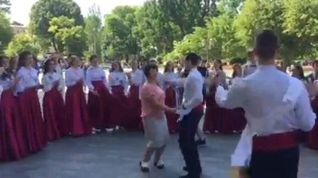 Выпуск 2018. Гимназия №4. Песня для классного руководителя смотреть онлайн