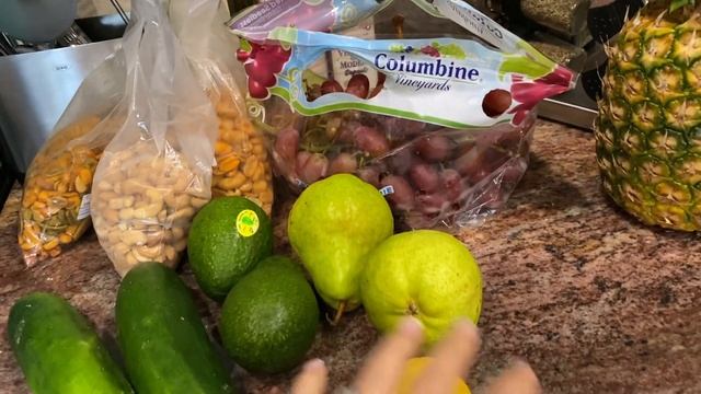 ЗАКУПКА ПРОДУКТОВ/КАК ПРАВИЛЬНО РЕЗАТЬ АНАНАС/ЧТО Я КУПИЛА НА АМЕРИКАНСКОМ РЫНКЕ? смотреть онлайн