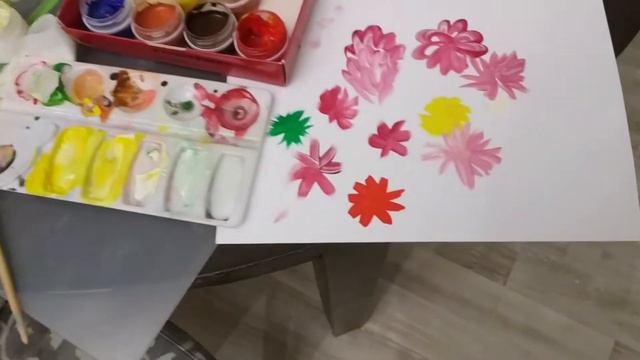 Картины к празднику 8-го Марта. Дима - маленький художник. 07.03.2019. смотреть онлайн