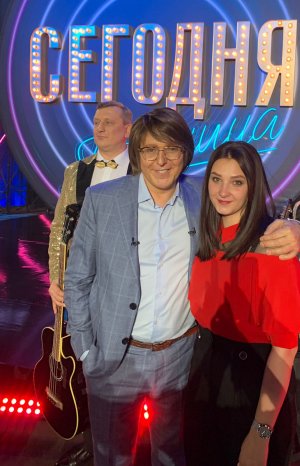 Екатерина Денисова А вишня красная /Песни от всей души/ 24/04/2022.mp4