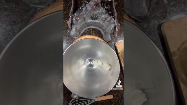 Fandom Foodies Make The Skyrim Sweetroll Recipe