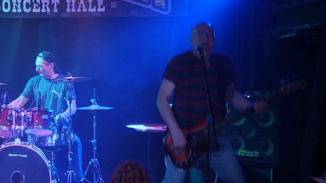 Водка и Калашников. Z-TRAKTORZ смотреть онлайн