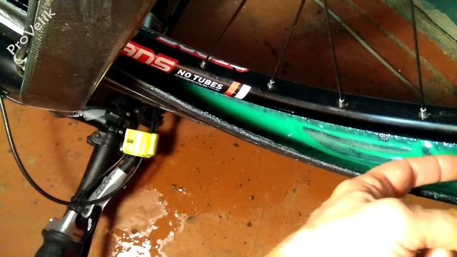 Герметик Slime бескамерно в покрышке Schwalbe Big Apple смотреть онлайн