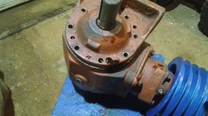 Изменение вращения углового редуктора.