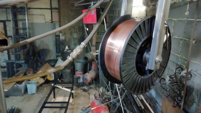 Апгрейд 15 килограмовая катушка на обычный полуавтомат. Идея от Валериано Кусторини ??? #сварка смотреть онлайн