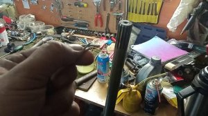 Как открутить гайку пиньона и зафиксировать вал?