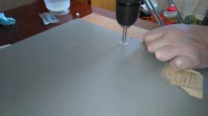 Чем и как просверлить отверстие в зеркале.