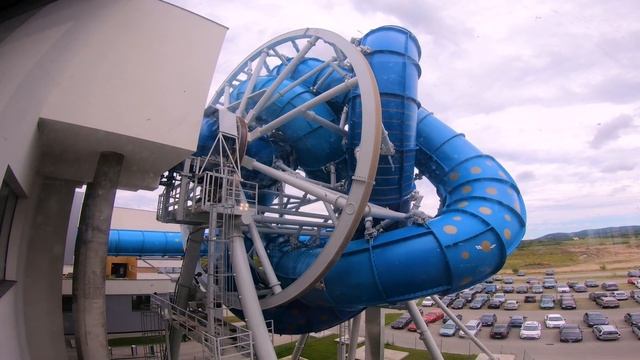 ROTATING Water Slide - AquaSpinner at Aquapark Reda in Poland смотреть онлайн