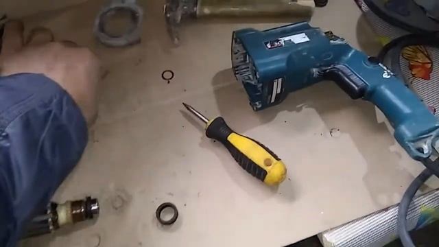 Как можно заменить подшипник Перфоратора Макита 2450. смотреть онлайн