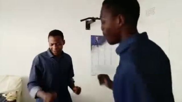 Does It Take Two To Tango? смотреть онлайн