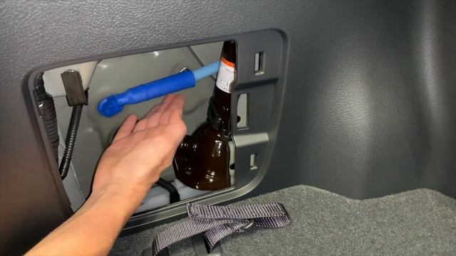 How to Locate the Emergency Manual Fuel Door Release on Lexus Vehicles - Tech Tip Tuesday смотреть онлайн
