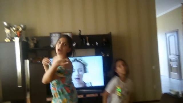 Танцуем под песню мы непохожы смотреть онлайн