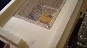 Меняем самодельные 6 рамочные ульи ППС на цельнолитые ульи ППУ собственного производства.