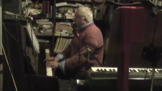 O surdato 'nnammurato - Antonio Giaconia sings and plays the piano. смотреть онлайн