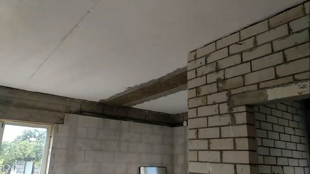 Аист ломится в дверь. Исправил подмостки. Долгая доставка. Отдали мебель. смотреть онлайн
