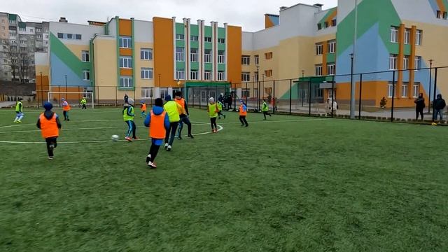 Дитячий футбольний клуб «Starballs» проводить набір смотреть онлайн