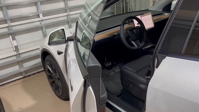 tesla model y - 4 likes смотреть онлайн