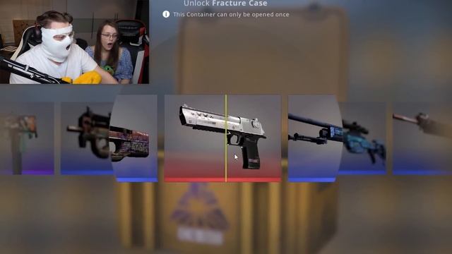 OPENING CASES WITH MY SISTER смотреть онлайн