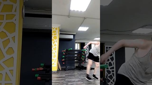 Тайский бокс. Муай-тай. Фитнес. Отработка ударов ног. Тренировка на нудлах 2. Растяжка ног. Кардио. смотреть онлайн