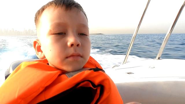 Рыбалка в ОАЭ Морская рыбалка Что можно поймать в открытом море! Информационное видео. KZ UAE смотреть онлайн